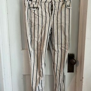Women’s Pants Tinseltown brand